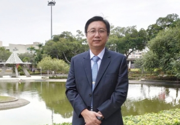  邱申寶琪校長